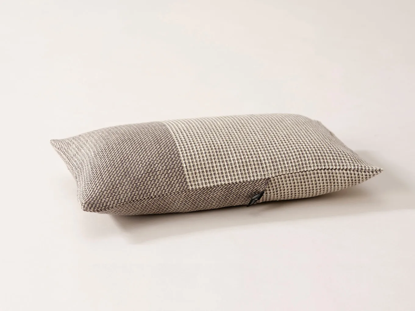 Sempre Linen Throw Pillows